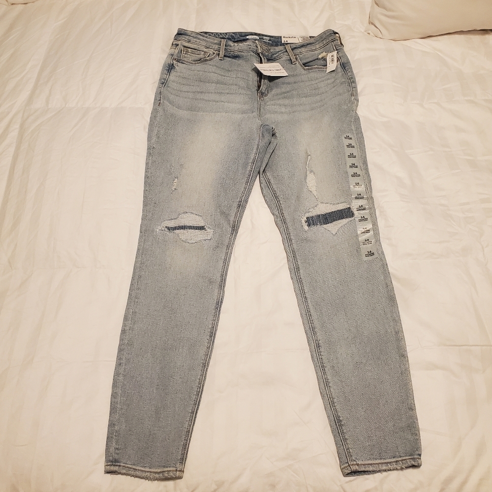NWT - Old Navy Rockstar distressed jeans - Size 14
